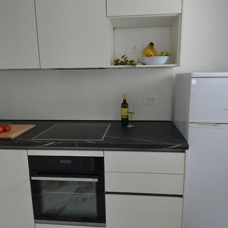 פרמנטורה Villa Kadinela, 200M From Kamenjak, Huge Quiet Garden With Barbecue, 2 New Kitchens מראה חיצוני תמונה