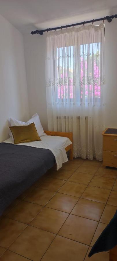 פרמנטורה Villa Kadinela, 200M From Kamenjak, Huge Quiet Garden With Barbecue, 2 New Kitchens מראה חיצוני תמונה