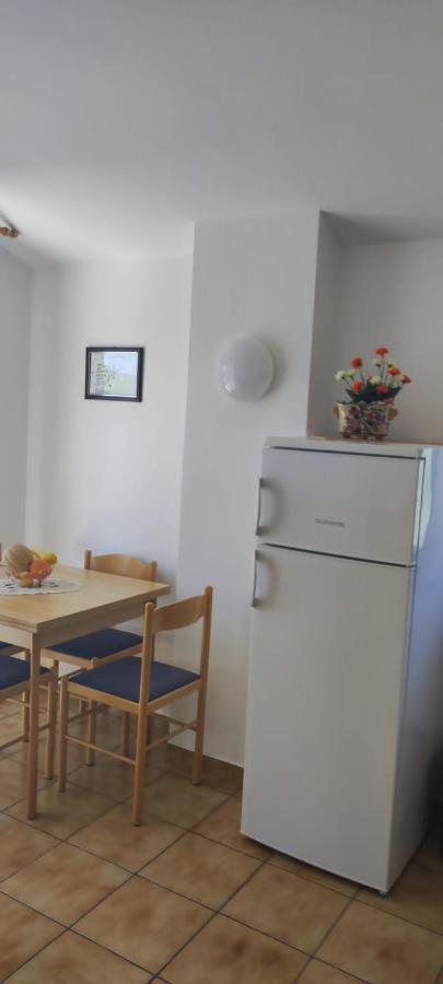 פרמנטורה Villa Kadinela, 200M From Kamenjak, Huge Quiet Garden With Barbecue, 2 New Kitchens מראה חיצוני תמונה
