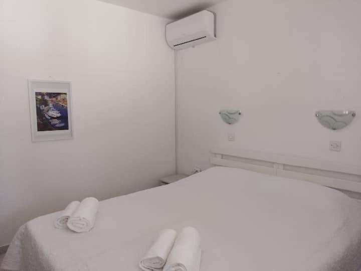 פרמנטורה Villa Kadinela, 200M From Kamenjak, Huge Quiet Garden With Barbecue, 2 New Kitchens מראה חיצוני תמונה
