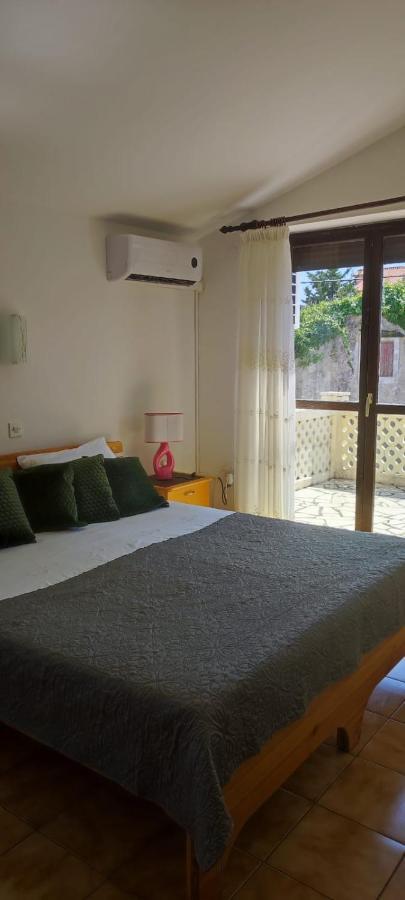 פרמנטורה Villa Kadinela, 200M From Kamenjak, Huge Quiet Garden With Barbecue, 2 New Kitchens מראה חיצוני תמונה